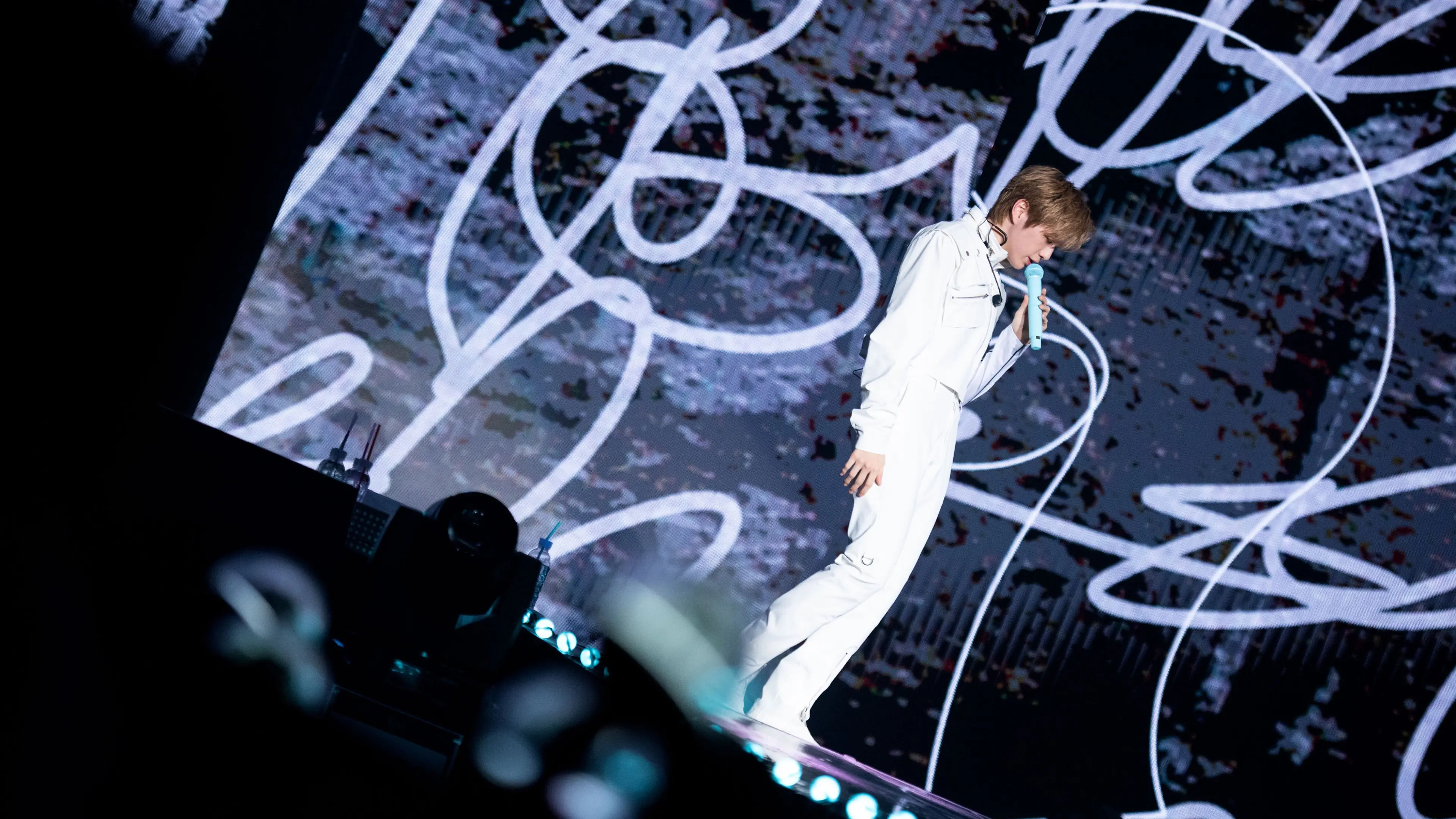 KANGDANIEL: My Parade backdrop